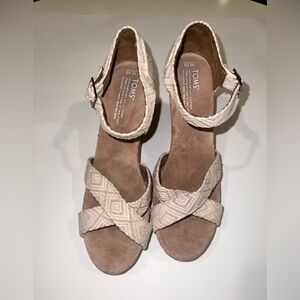 TOMS Sienna Tan Wedge size 10‎